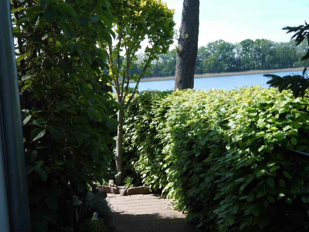 Bungalow Idylle Am See Neuruppin Exterior foto