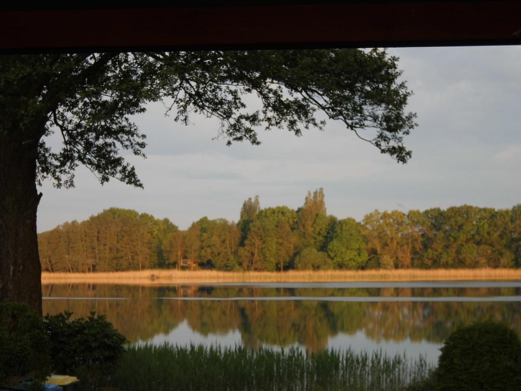 Bungalow Idylle Am See Neuruppin Exterior foto